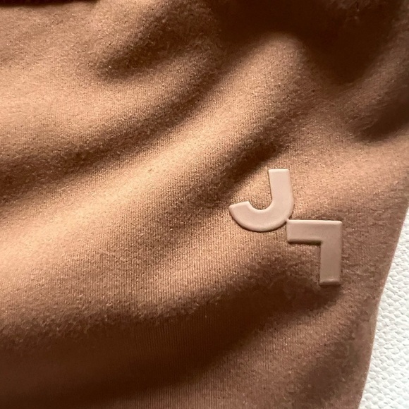 NWT Women's Joy Lab Short Sleeve‎ Cropped Active Top Mocha Size Extra Small (E5) - Picture 4 of 5